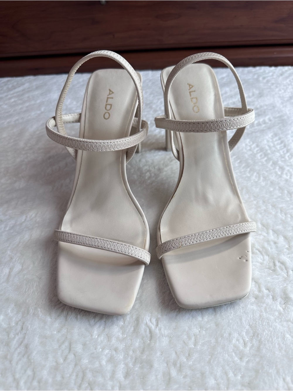 ALDO White Faux Leather Strappy Ankle Strap Block Heel Square Toe US 7 B